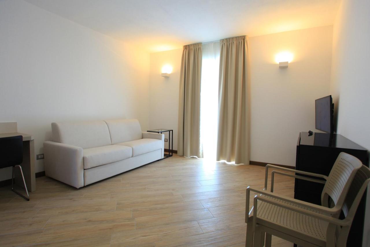 Hotel Ponti Анджера Екстериор снимка