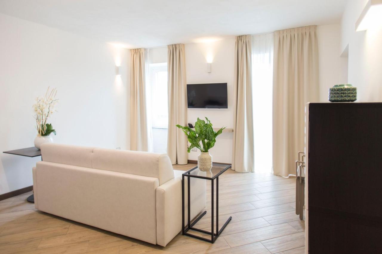 Hotel Ponti Анджера Екстериор снимка