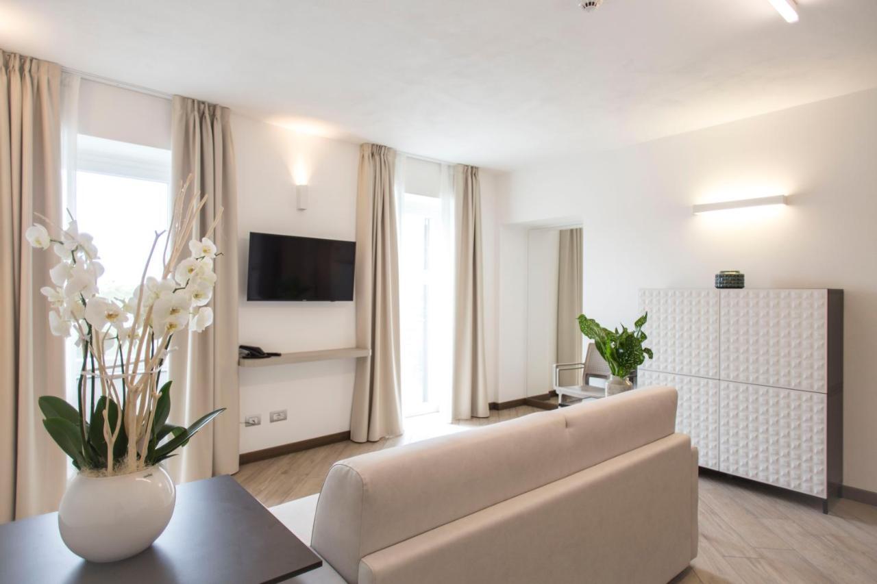 Hotel Ponti Анджера Екстериор снимка