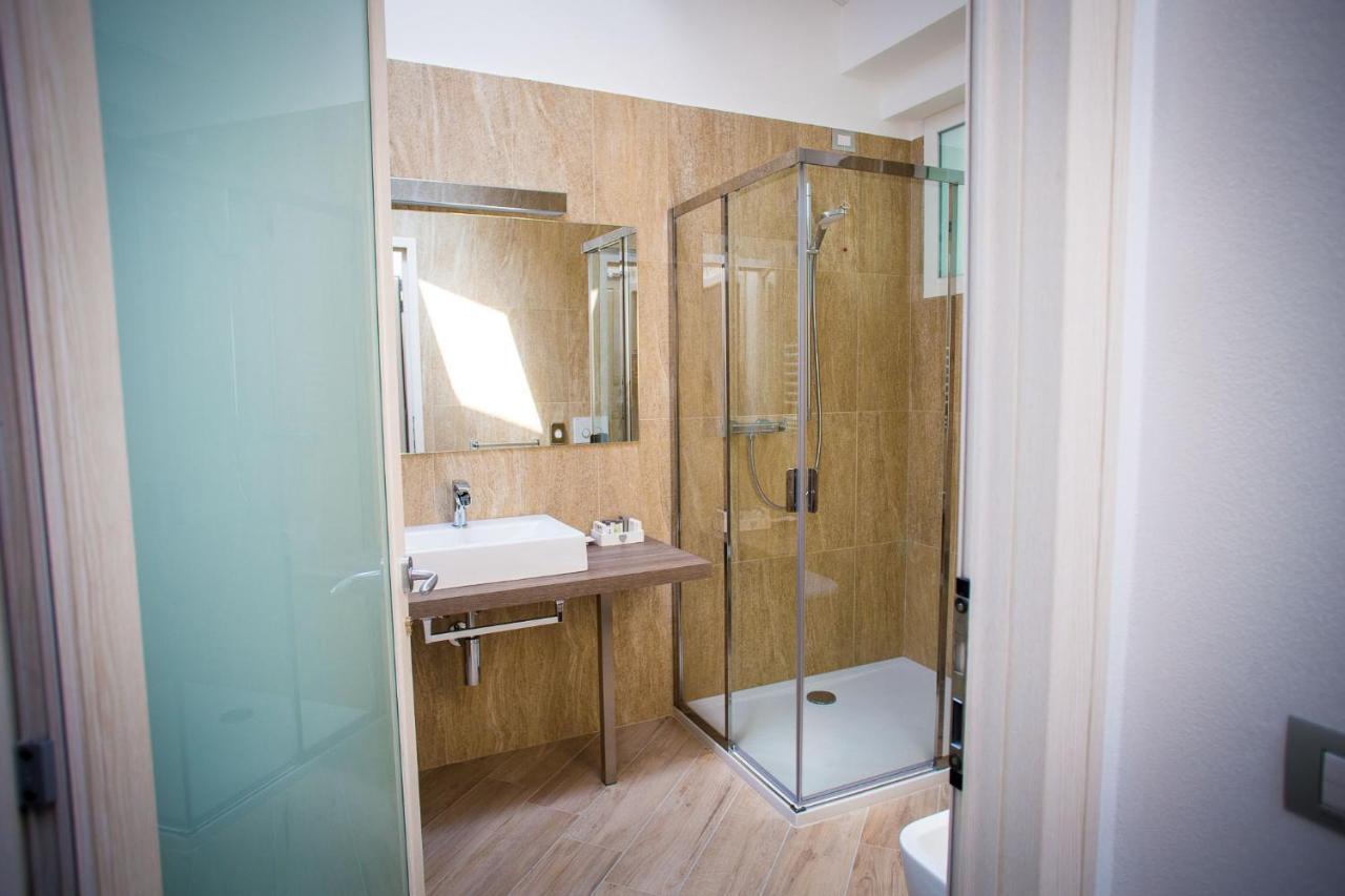 Hotel Ponti Анджера Екстериор снимка