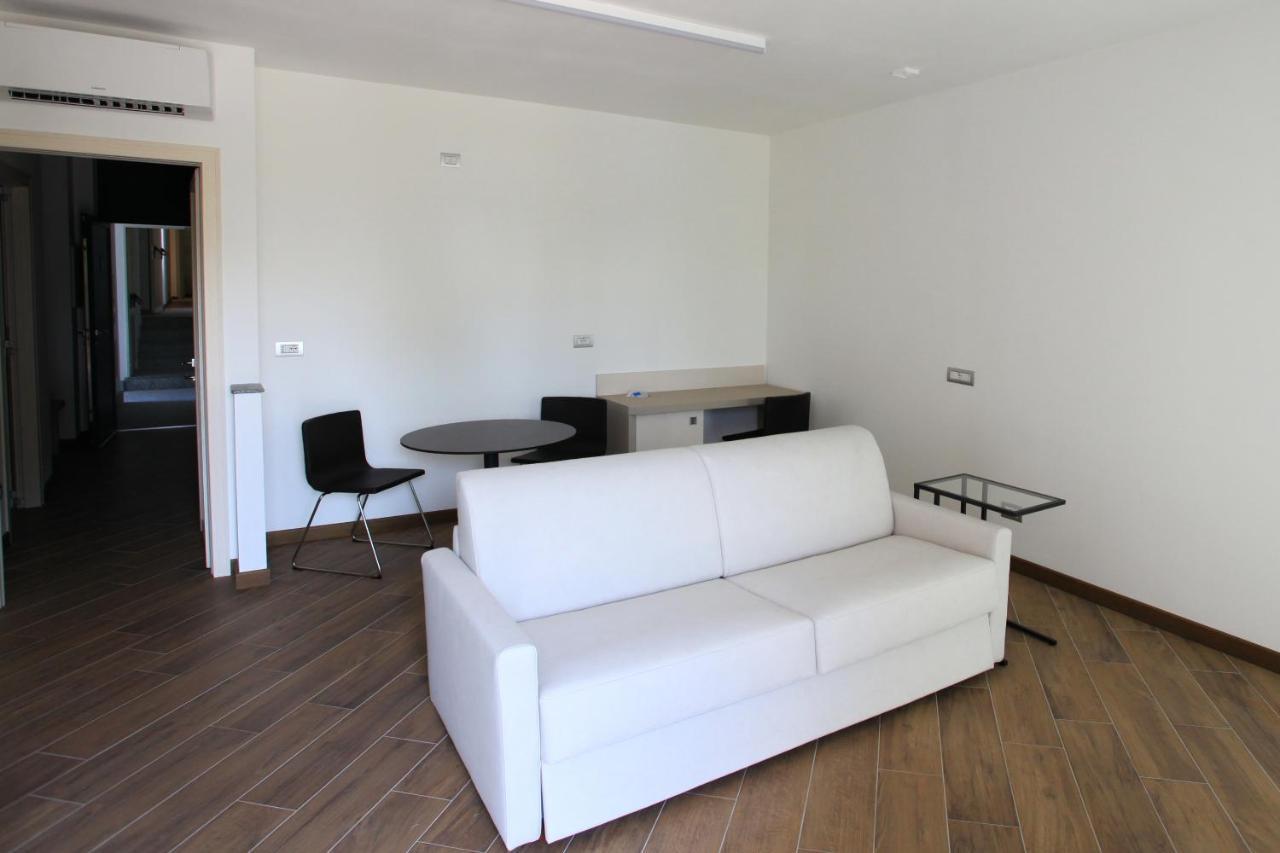 Hotel Ponti Анджера Екстериор снимка