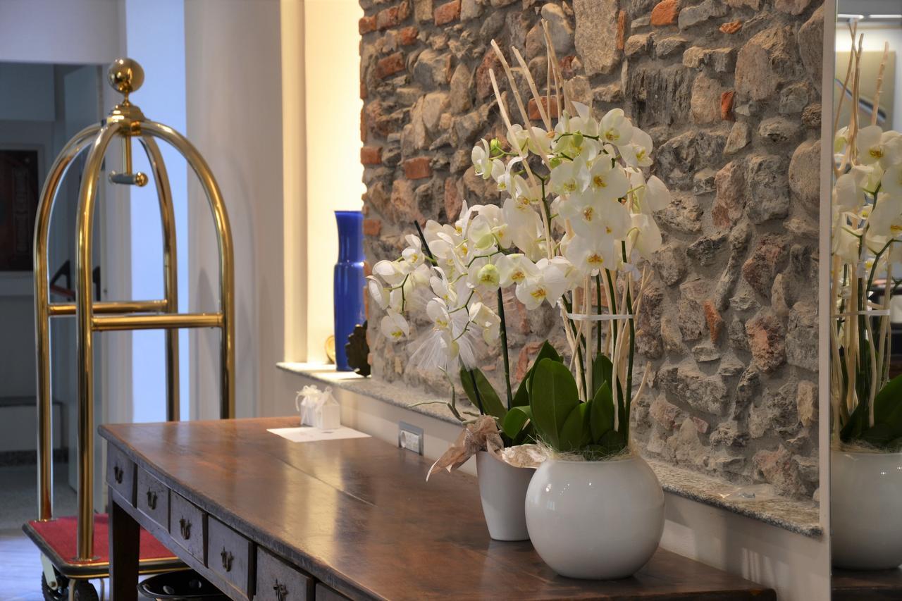 Hotel Ponti Анджера Екстериор снимка
