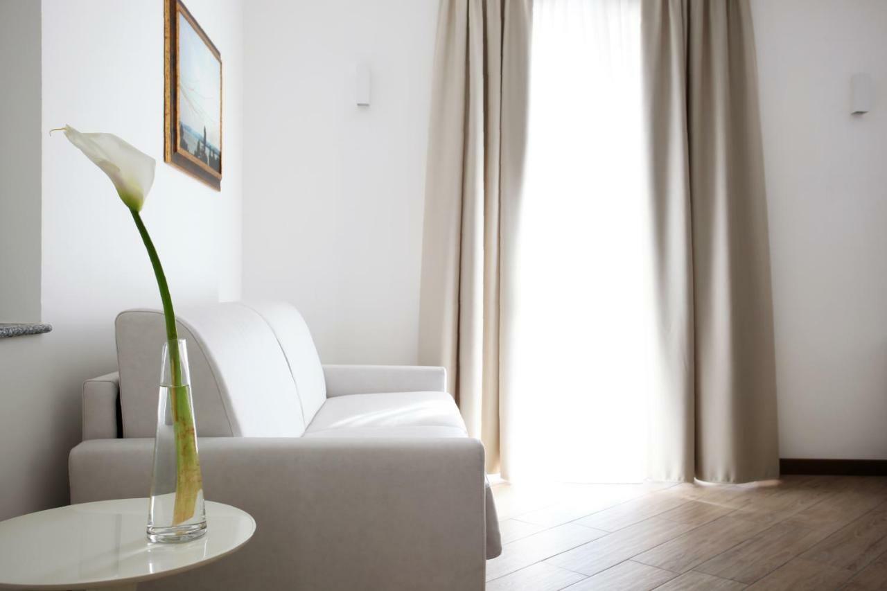 Hotel Ponti Анджера Екстериор снимка